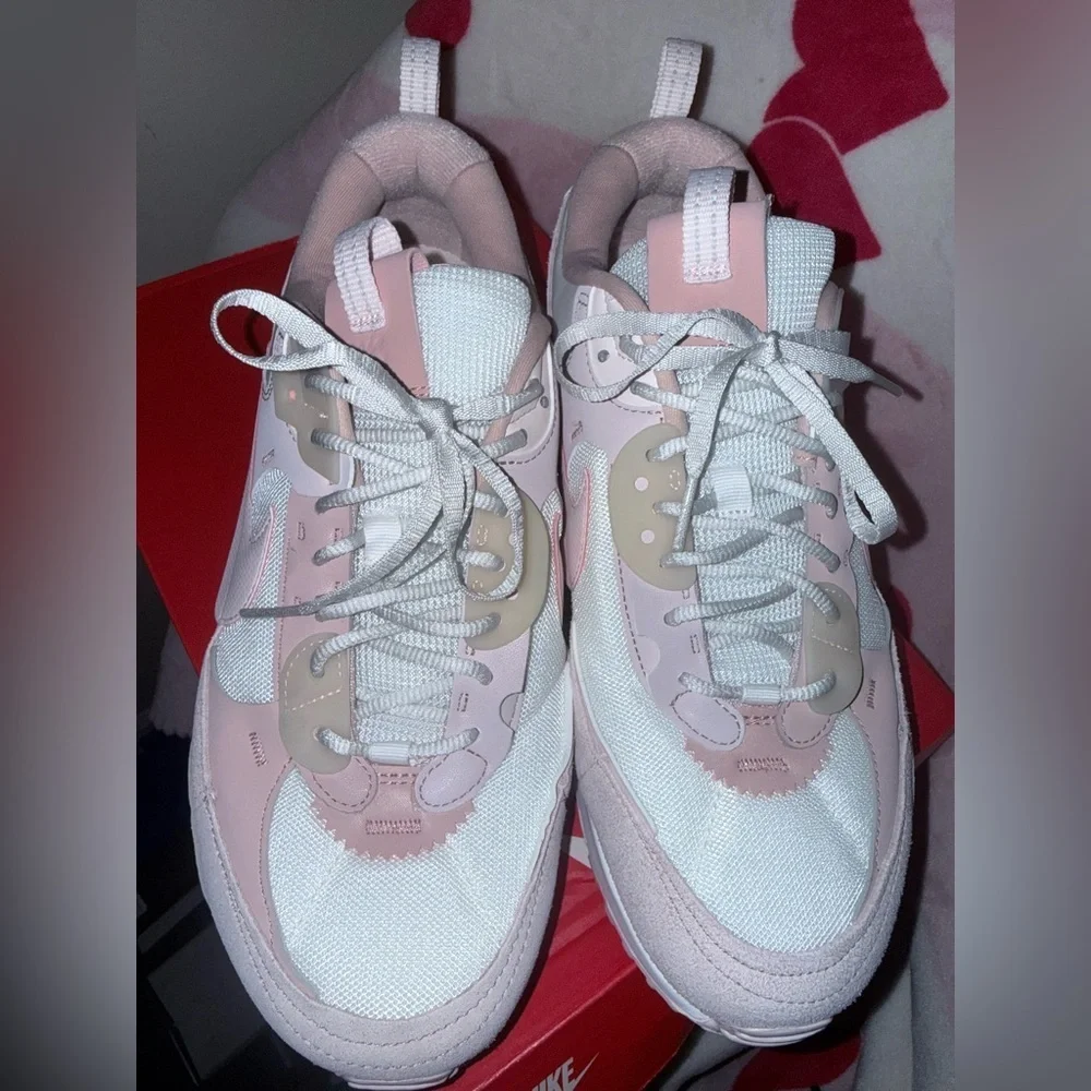 Nike Air Max 90 Futura In White/Pink Oxford/Barely Rose Women’s Size 11.5